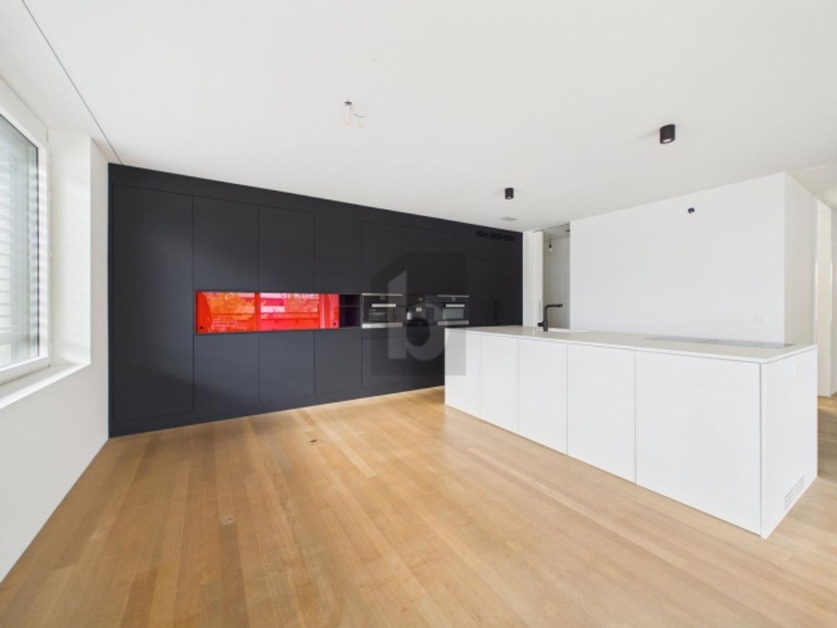 GEHOBENES WOHNAMBIENTE MIT GROSSER LOGGIA - 3