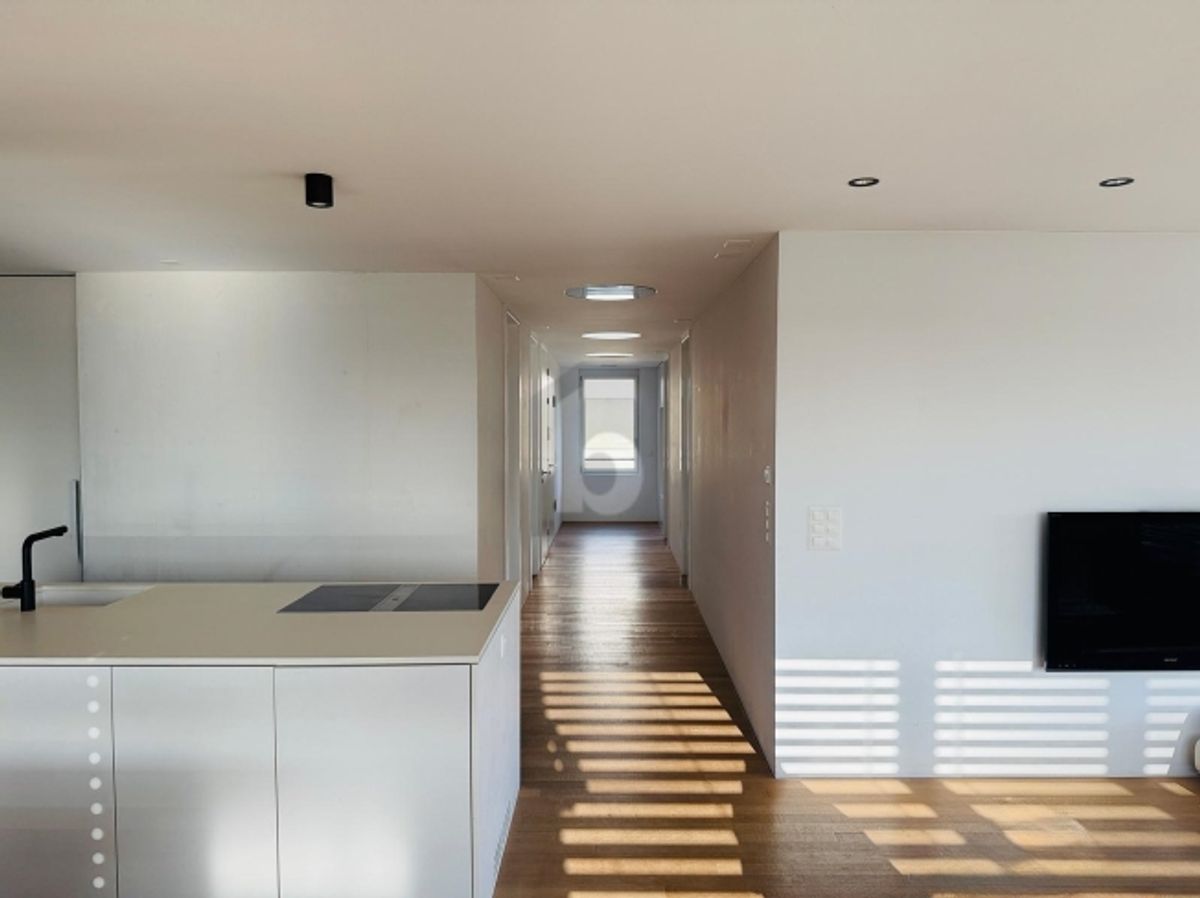 GEHOBENES WOHNAMBIENTE MIT GROSSER LOGGIA - 4