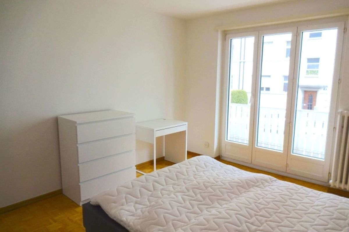 Furnished room in modernised apartment in a top location - 0
