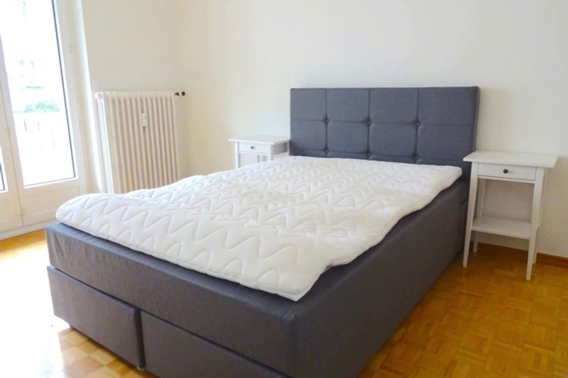 Furnished room in modernised apartment in a top location - 3