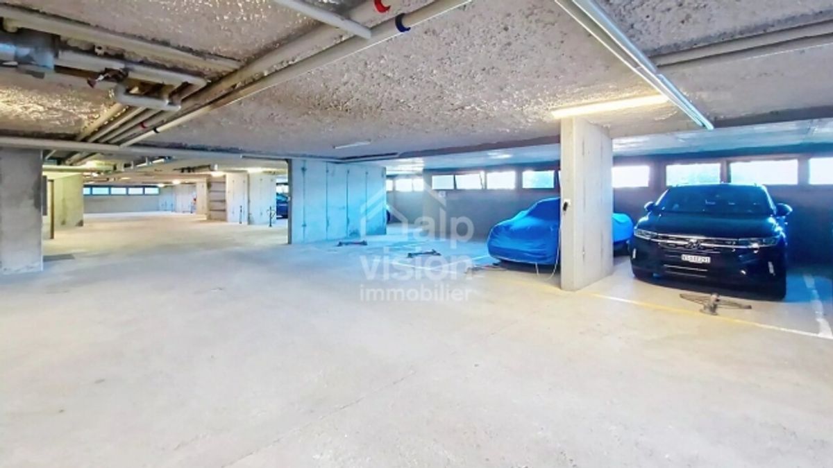 SELTENE GELEGENHEIT ÜBERDACHTES PARKEN IM ZENTRUM VON VEYSONNAZ - 3