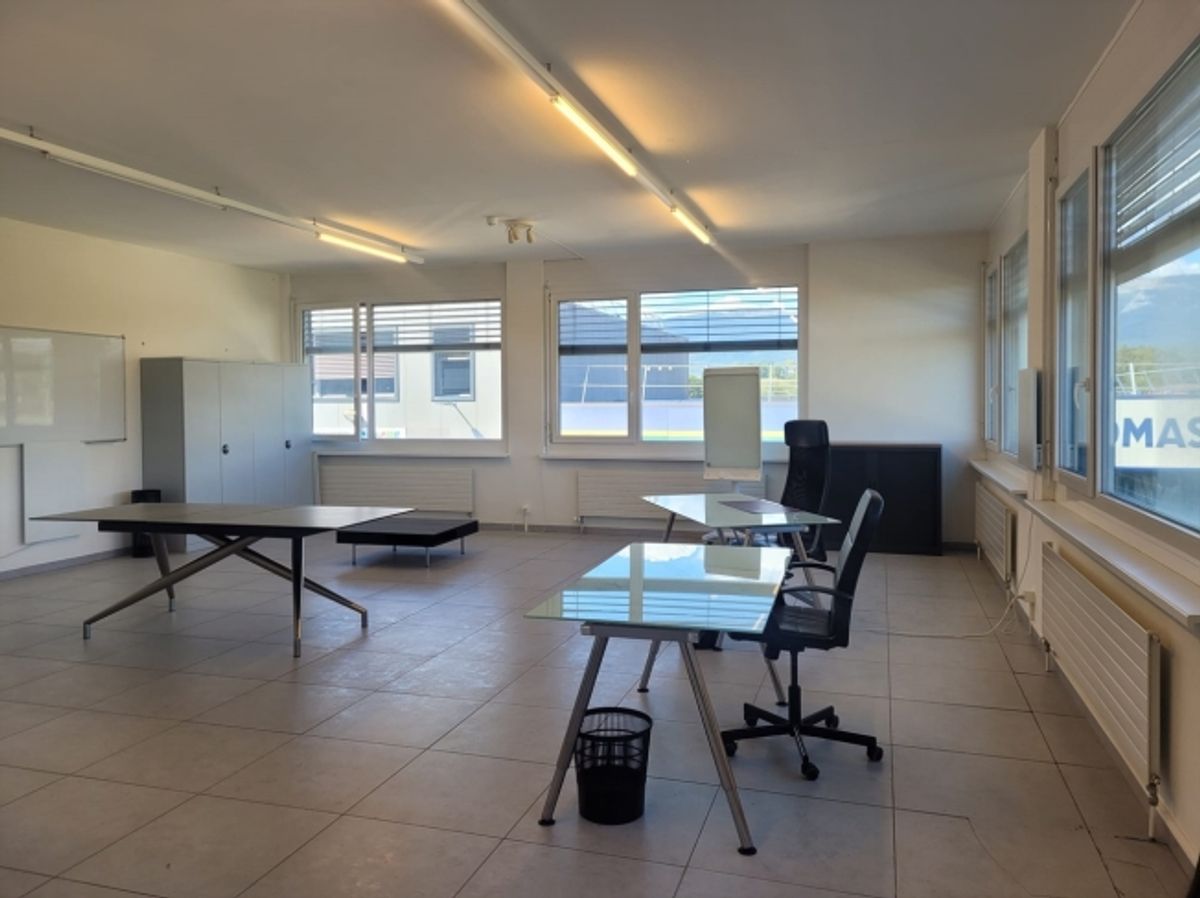 SATIGNY – Büro mit 98 m² PSA im ersten Stock eines Geschäftsgebäudes - 4