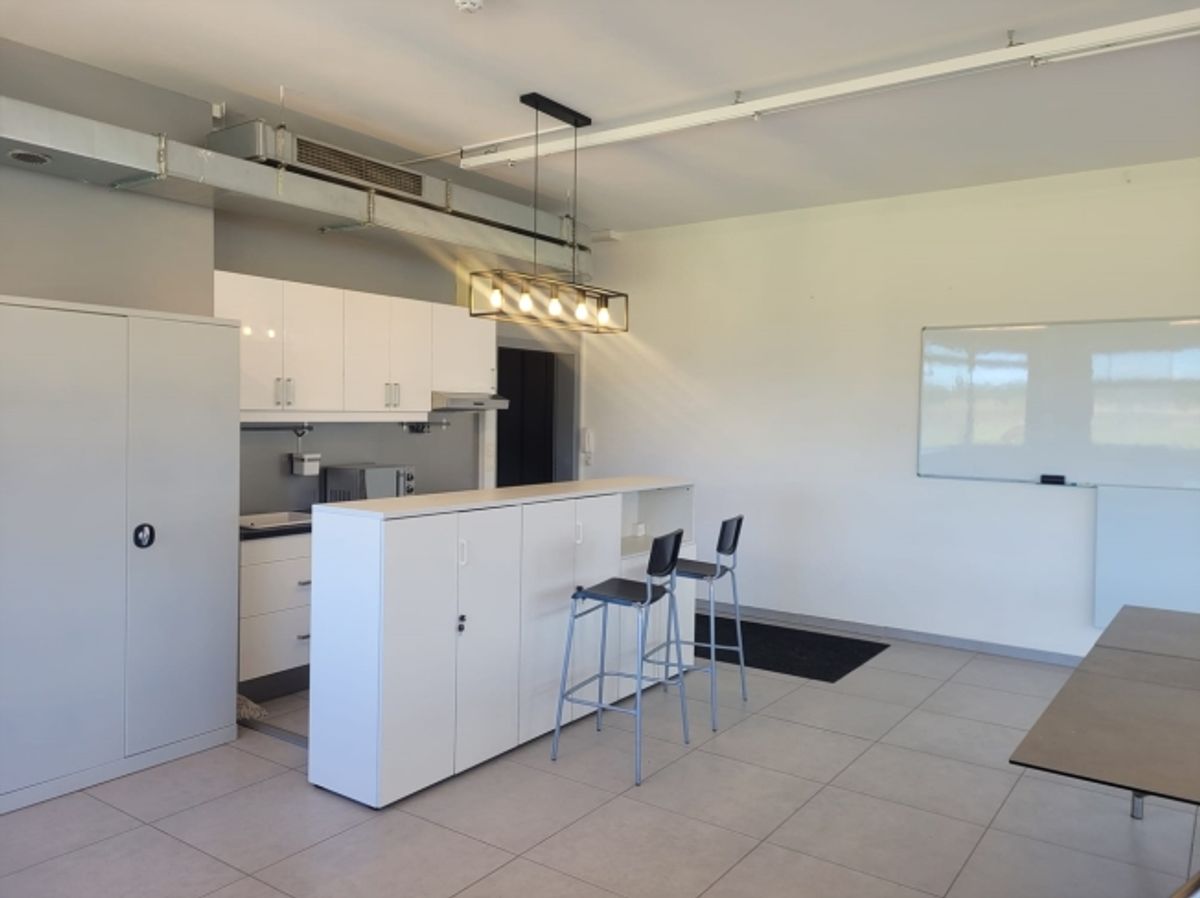SATIGNY – Büro mit 98 m² PSA im ersten Stock eines Geschäftsgebäudes - 7