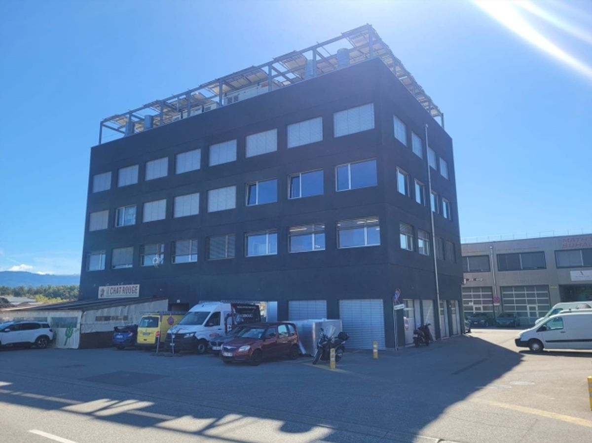 SATIGNY – Büro mit 98 m² PSA im ersten Stock eines Geschäftsgebäudes - 9