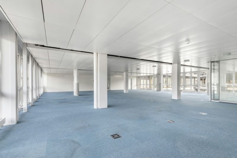 PLAZA | Helle Bürofläche im obersten Stockwerk - 3