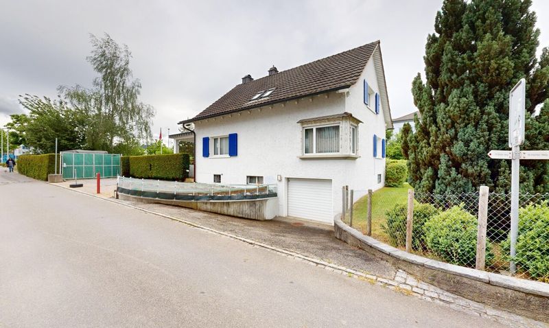 Gepflegtes 5.5-Zimmer-EFH mit wunderschönem Garten in Niederuzwil - 1