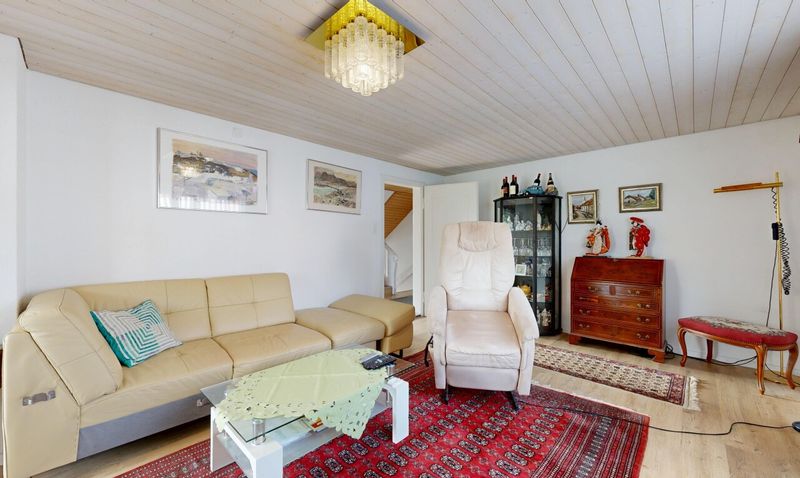 Gepflegtes 5.5-Zimmer-EFH mit wunderschönem Garten in Niederuzwil - 8
