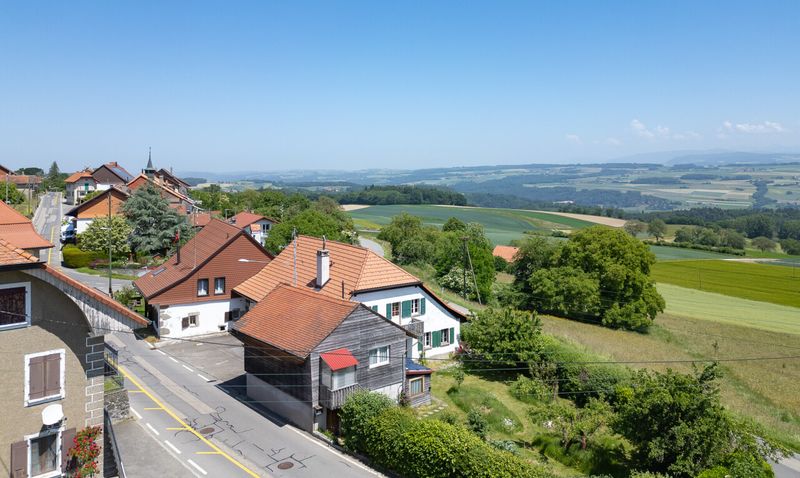 Charaktervolles Haus mit 3 Wohneinheiten, Garten und Aussicht - 4