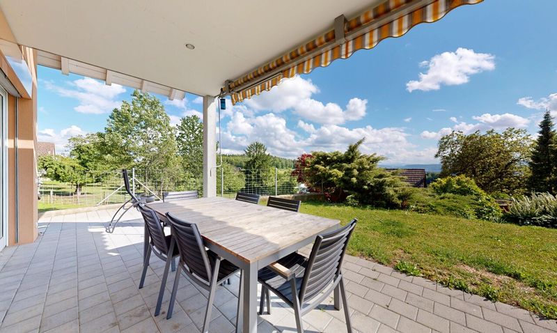 Erstklassiges 7.5-Zimmer-Einfamilienhaus mit unverbaubarer Aussicht - 2