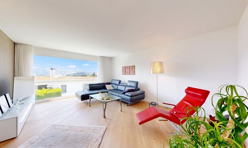 Luxuriöse 4.5-Zimmer-Wohnung mit traumhafter,  unverbaubarer Weitsicht - 2