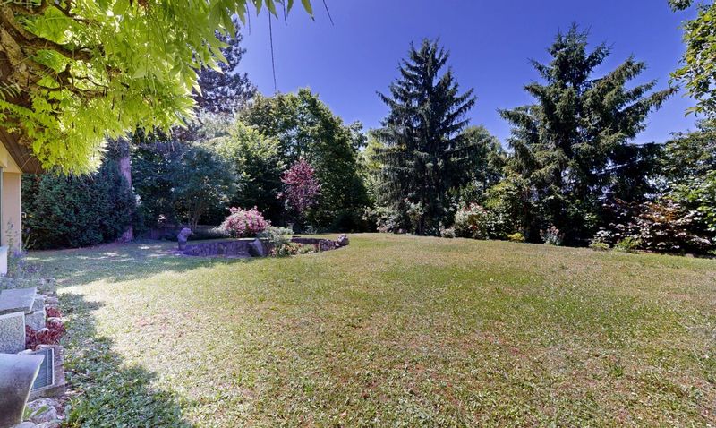 Grosszügiges 7.5-Zimmer-Einfamilienhaus mit Gartenidylle in Dornach - 3