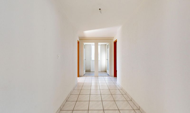 Spacious 4.5-room apartment in the heart of Salquenen - 10