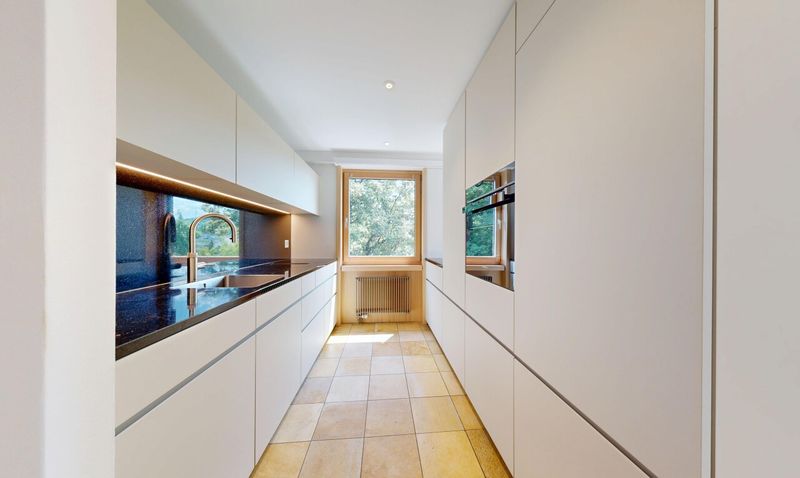 6.5 Zimmer Terrassenwohnung mit 189 m² Aussenfläche und Weitsicht - 2