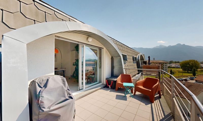 Penthouse with lake view in the heart of Le Bouveret - 1