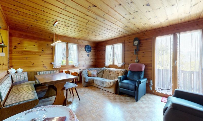 Einfamilienhaus mit Chalet Charakter. Sonnenlage mit Weitsicht - 9