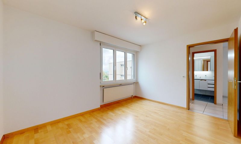 Lichtdurchflutete 4.5 Zimmer Wohnung in Bettlach - 9