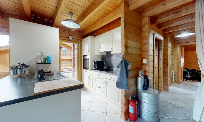 Außergewöhnliches 6.5-Zimmer-Haus direkt an der Piste - 5