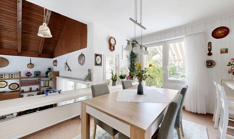 Freistehendes Einfamilienhaus mit unverbaubarer Aussicht - 2