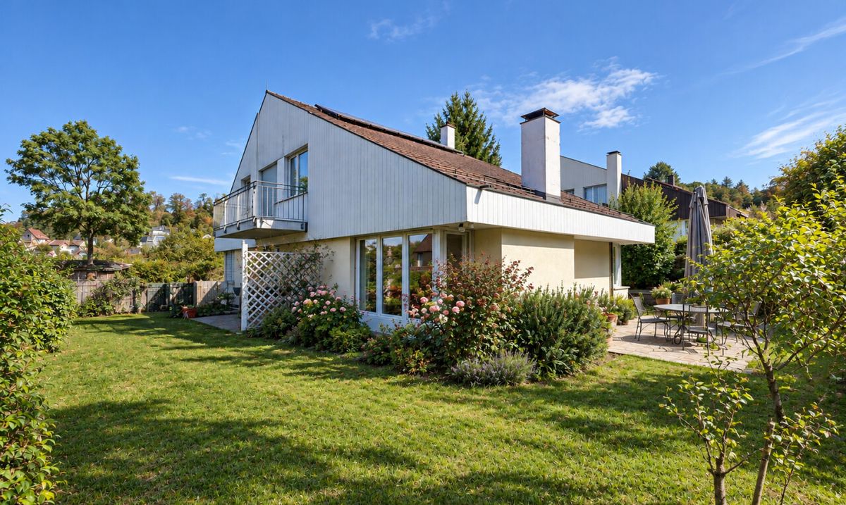 Geräumiges EFH an begehrter Lage mit Gartenidylle (im Baurecht) - 0