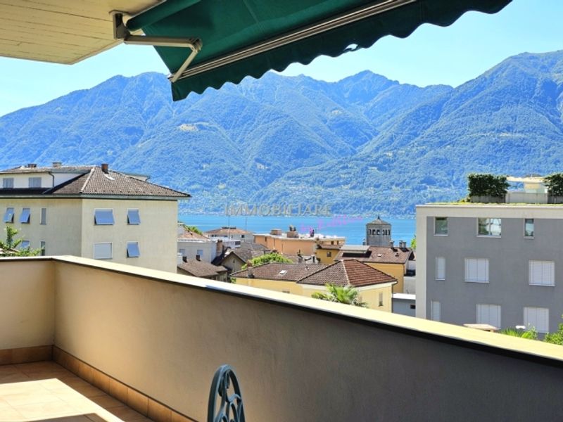 Ferienwohnung mit Seesicht vom Balkon, Kamin und Fussweg zum Bahnhof - 2
