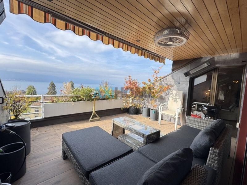 Une adresse privilégiée à Montreux ! 4,5 pièces vue lac avec balcon - 2