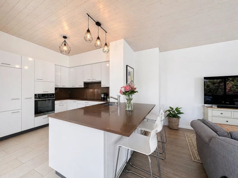 4,5-Zimmer-Wohnung mit Seeblick in Lutry - 4