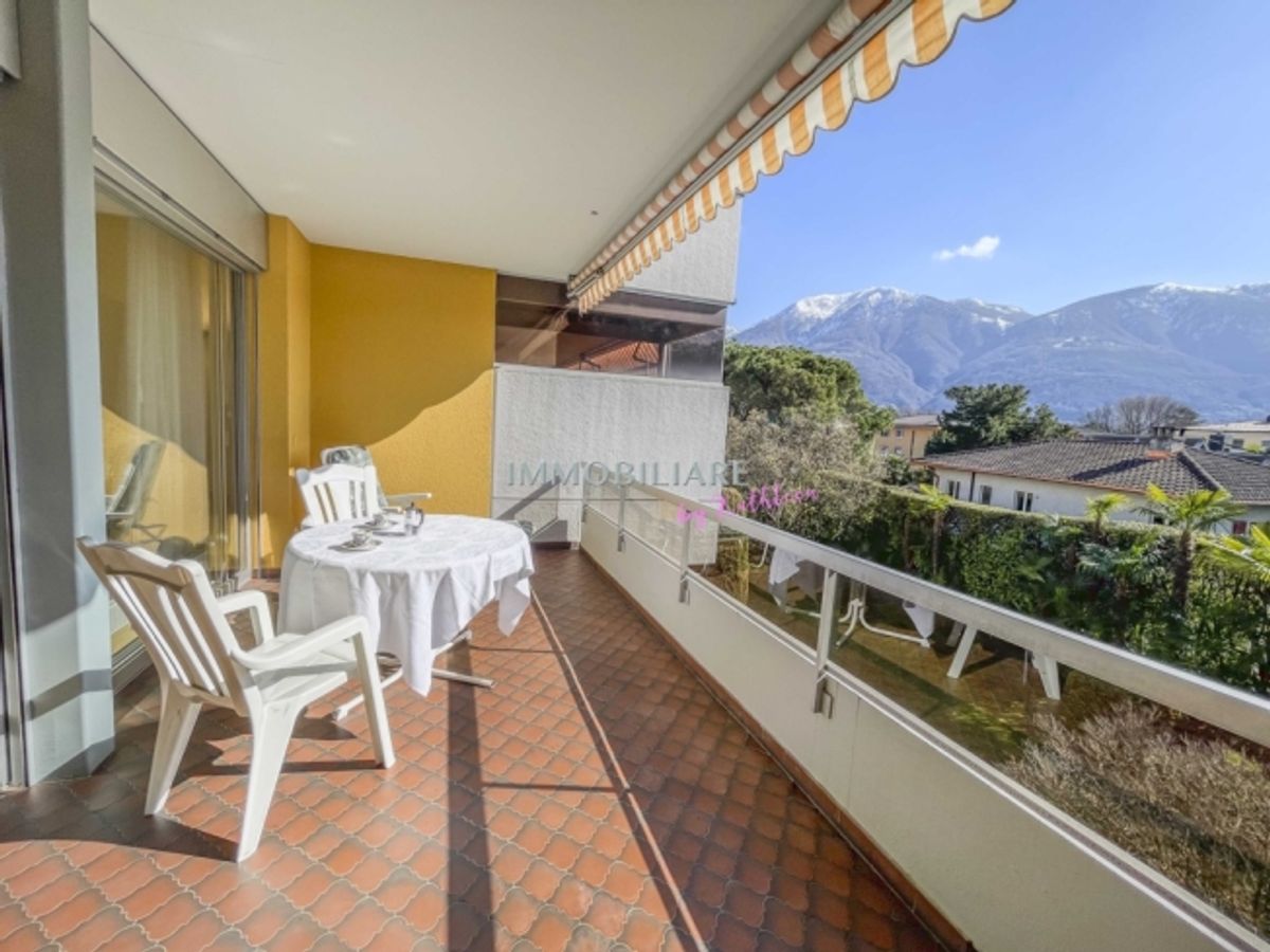 Helle, ruhige Ferienwohnung mit grossem Balkon, Gemeinschaftspool - 0