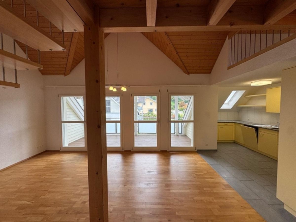 Moderne 4.5-Zimmer-Maisonette-Wohnung in idyllischer Lage - 4