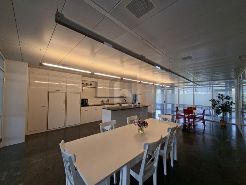 FLEXIBLE BÜROFLÄCHEN AUF MEHREREN ETAGEN - 1
