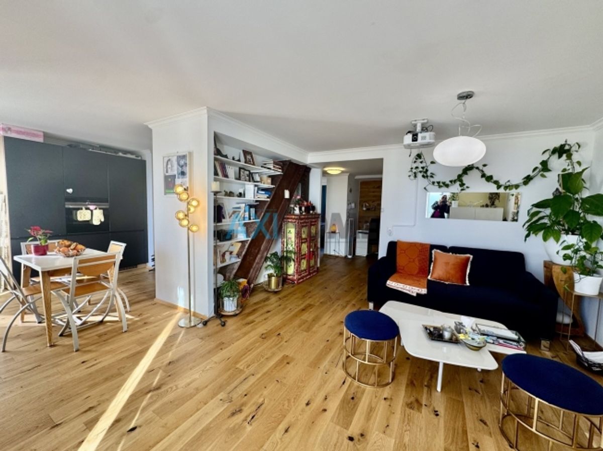 EN EXCLUSIVITÉ, à deux pas du lac avec vue exceptionnelle - 3