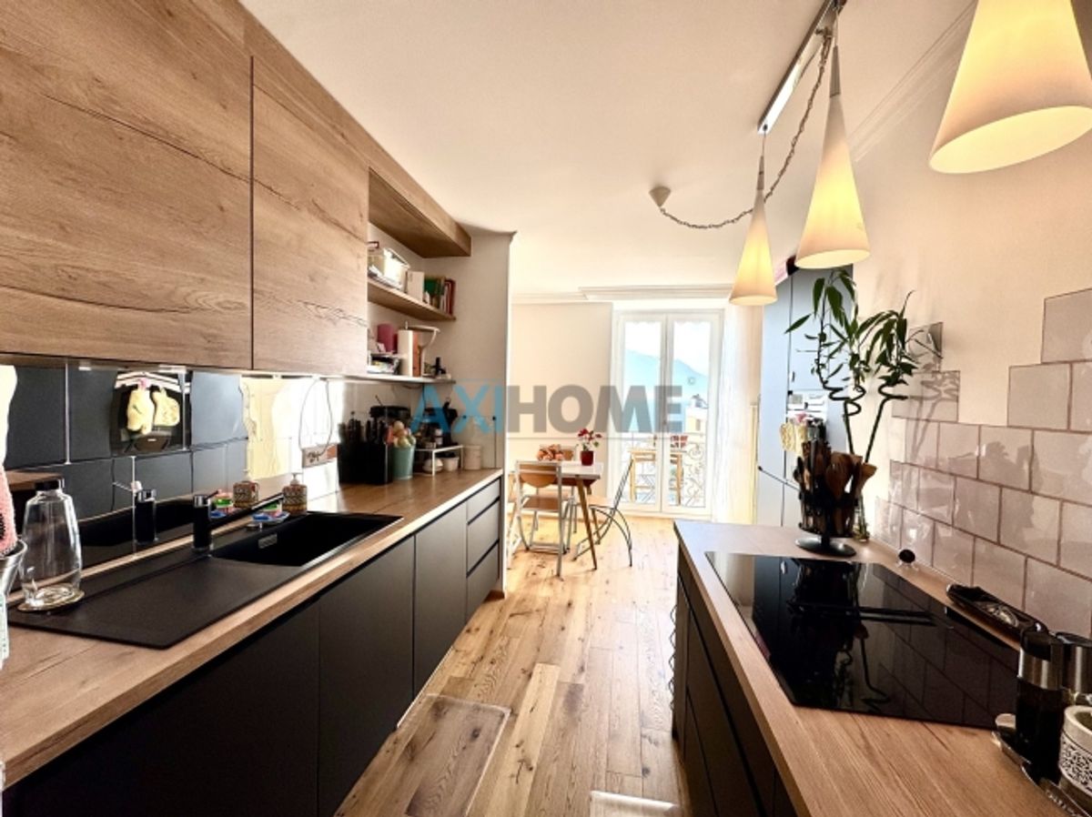 EN EXCLUSIVITÉ, à deux pas du lac avec vue exceptionnelle - 7