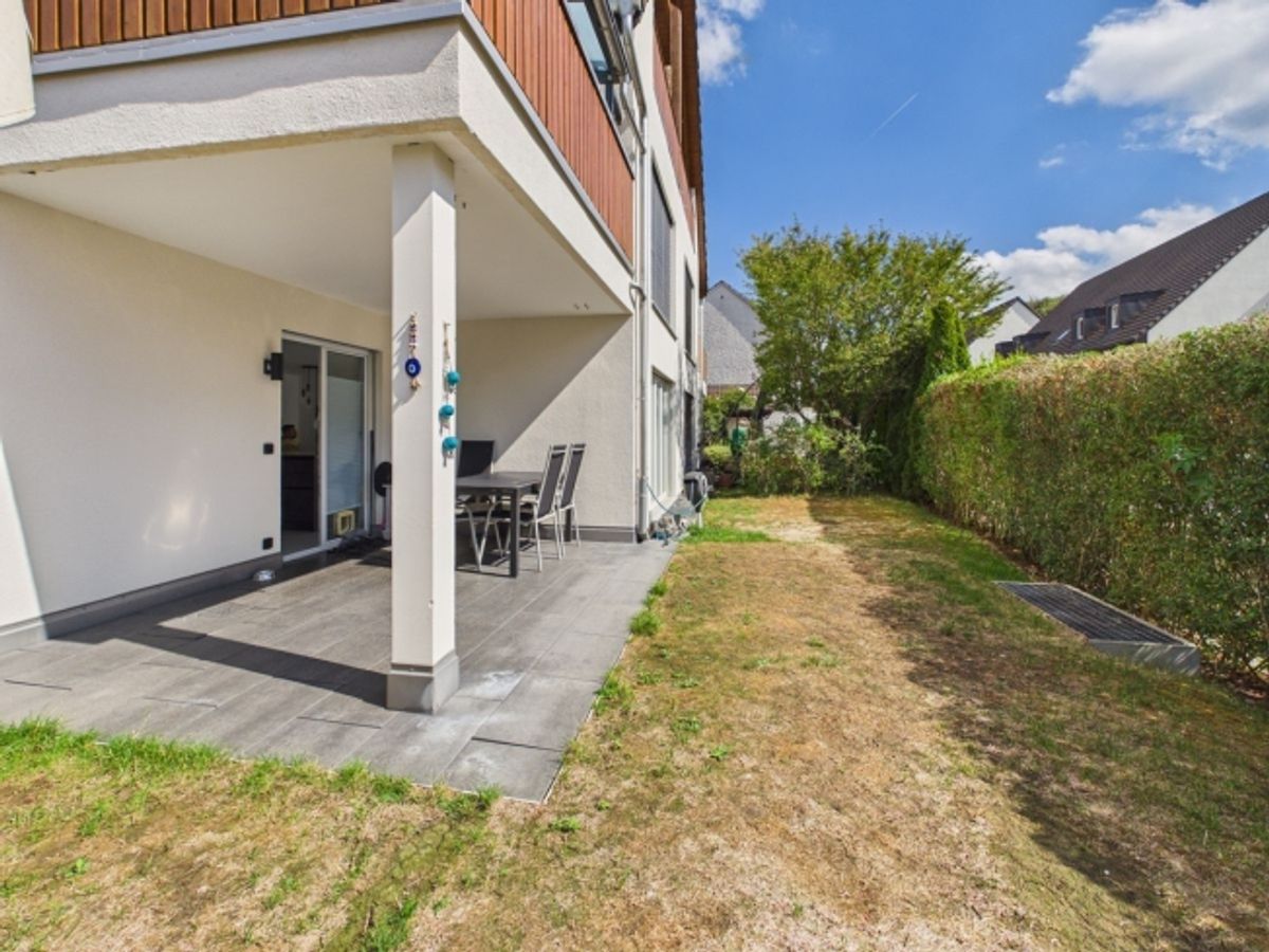 Moderne und helle 4.5-Zimmer-Gartenwohnung an naturnaher Lage mit Lift und Tiefgaragenplatz - 6