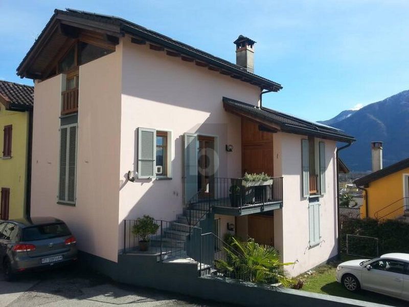 TRANQUILLA, IN POSIZIONE SOLEGGIATA - 1