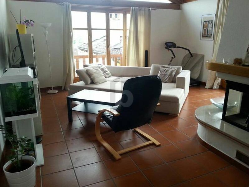 TRANQUILLA, IN POSIZIONE SOLEGGIATA - 2