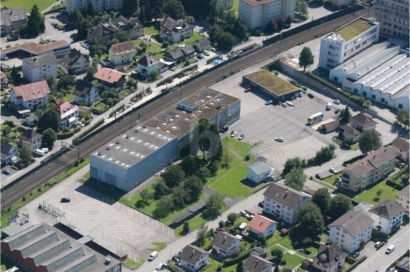 10 - 300 AUSSENPARKPLÄTZE VERFÜGBAR - 2