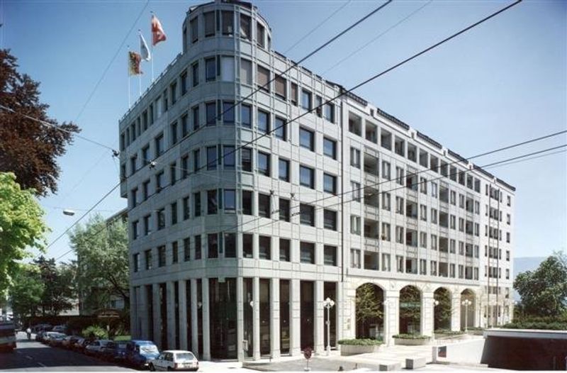 Place de parc intérieur dans le quartier de St-Jean - 1