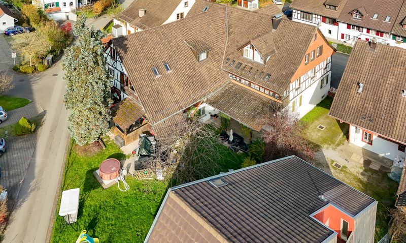 Grosszügiges und vollvermietetes Mehrfamilienhaus mit Gewerbeeinheit - 4