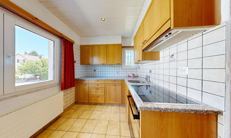 4-Zimmerhaus in ruhiger, leicht erhöhter Lage mit Umschwung - 8