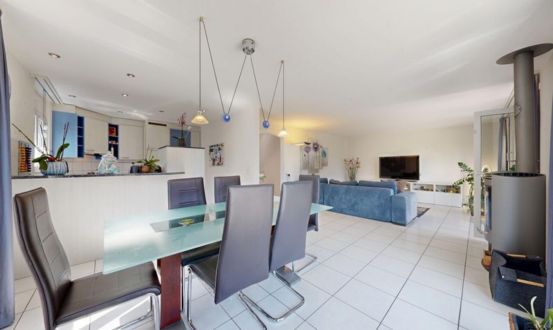 Grosszügiges Zuhause mit Garten, Garage und viel Raum - 5