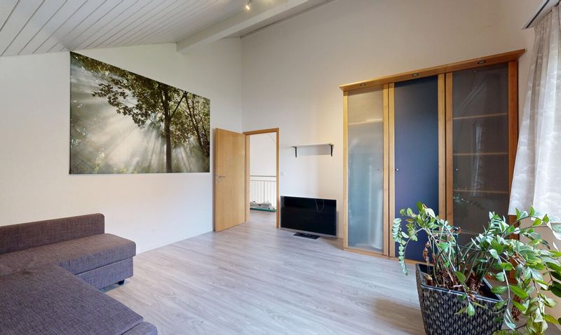 Grosszügiges Zuhause mit Garten, Garage und viel Raum - 9