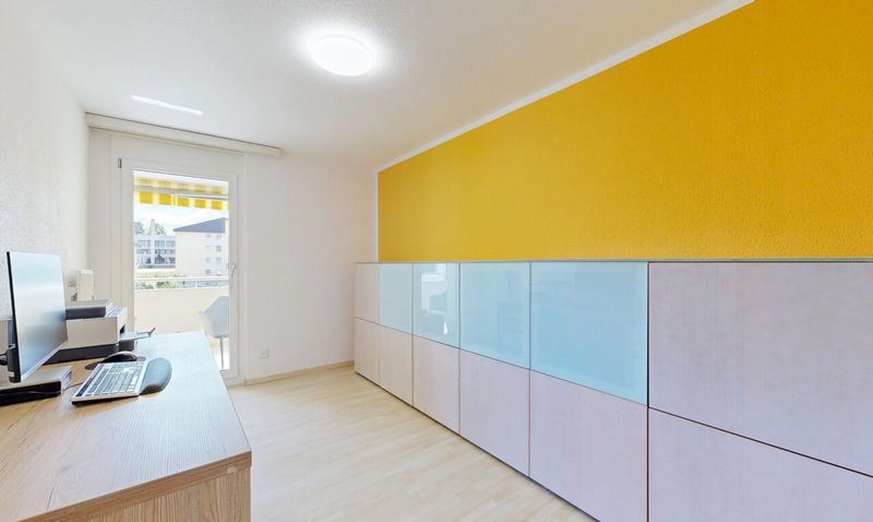 Grosszügige 5.5-Zimmerwohnung mit 2 Balkonen und Lift - 10