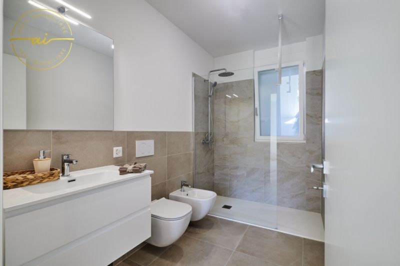 4,5-ZIMMER-PENTHOUSE MIT GARTEN AUF DEM DECK IN BALERNA ZU MIETEN - 8