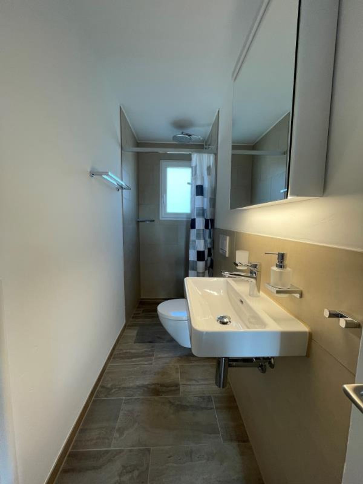 2.5 Zimmer Wohnung - 4