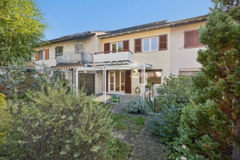 Familienfreundliches Zuhause mit Entwicklungspotenzial - 1