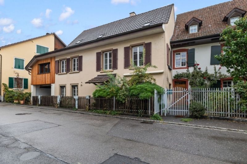 LETZTE GELEGENHEIT! TOP-PREIS - Einfamilienhaus mit schönem Ausblick in Frenkendorf - 1