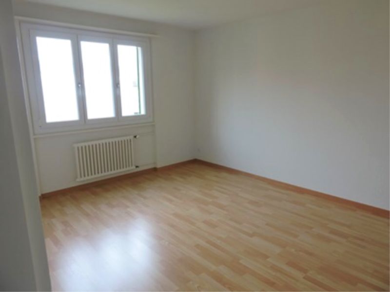 Helle 4-Zimmer-Wohnung mit Balkon an zentraler Lage in Emmenbrücke - 4