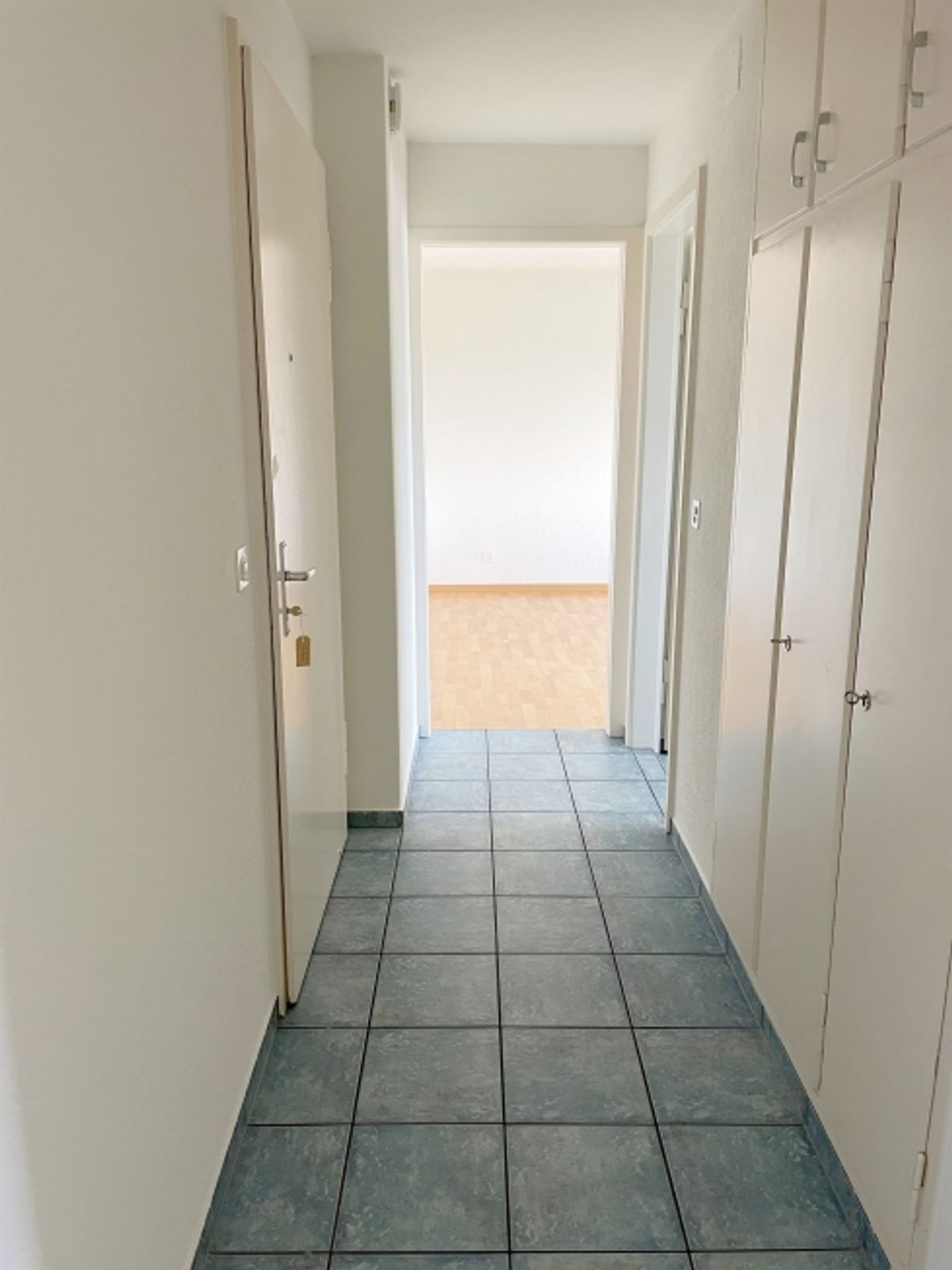 Helle 4-Zimmer-Wohnung mit Balkon an zentraler Lage in Emmenbrücke - 4