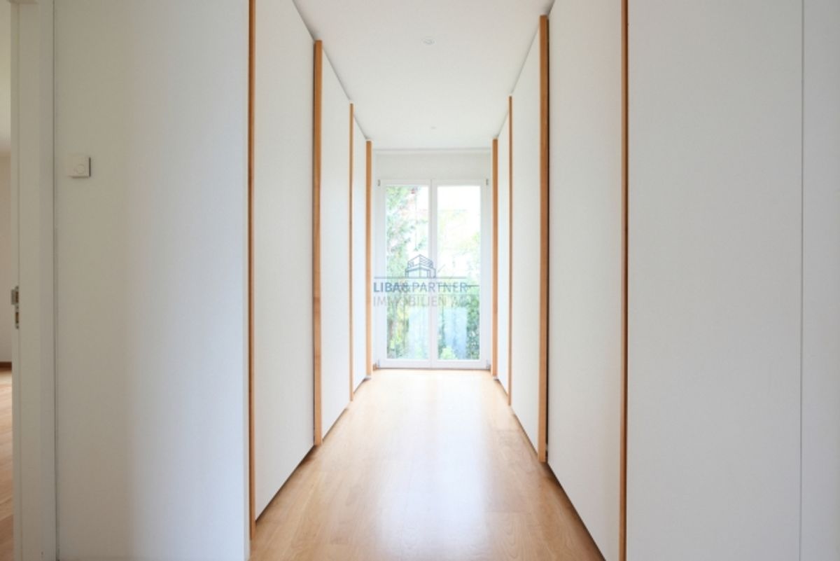 Attika-Maisonette mit unverbaubarem Weitblick über Binningen & Basel - 10
