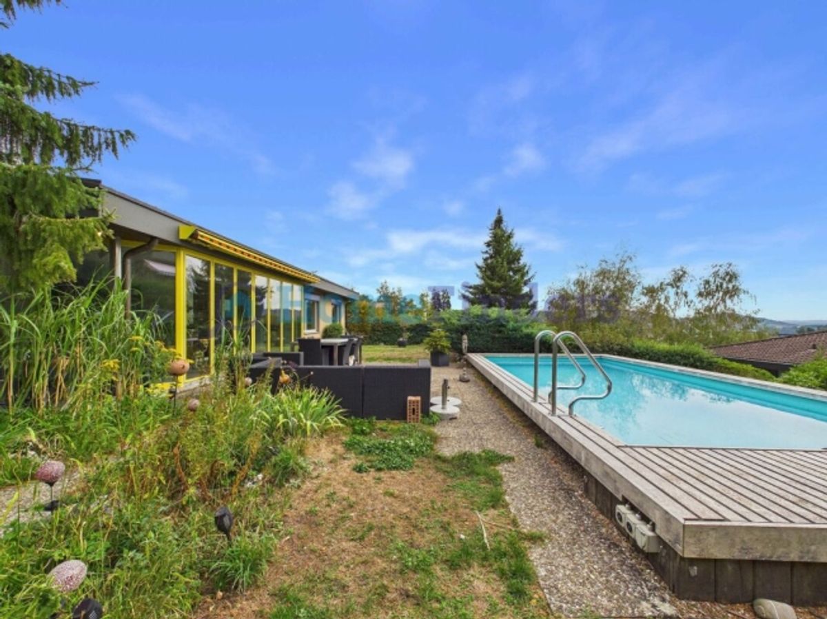 WOHNTRAUM MIT GROSSEM GARTEN UND EIGENEM POOL - 1
