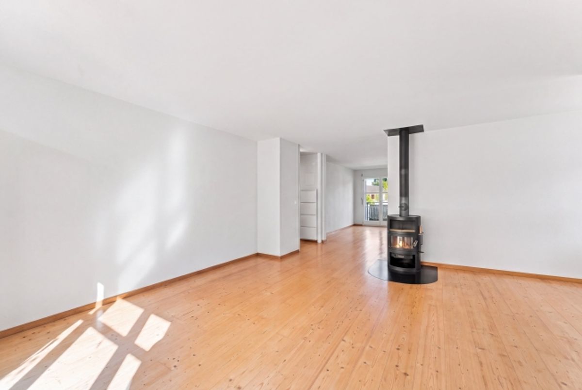3.5-Zimmer-Gartenwohnung mit Cheminée in Jonen - 2